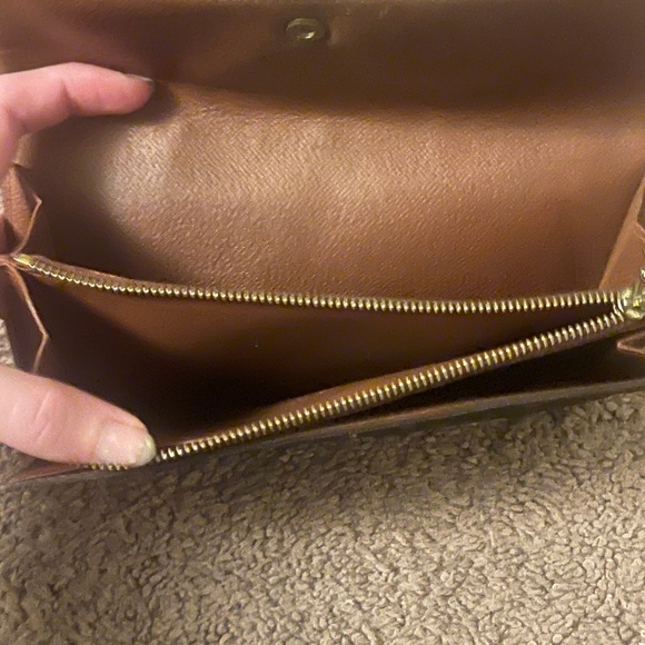 Authentic Louis Vuitton Monogran LV Logo Sarah Long Zip Brown Wallet - Picture 9 of 13